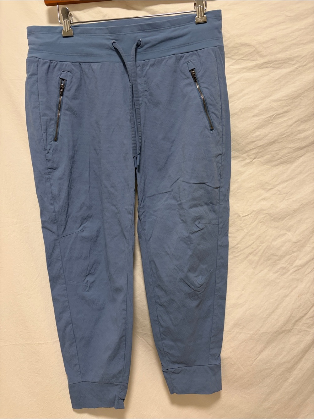 EUC Athleta Light Blue Cropped Trekkie Joggers size 10P